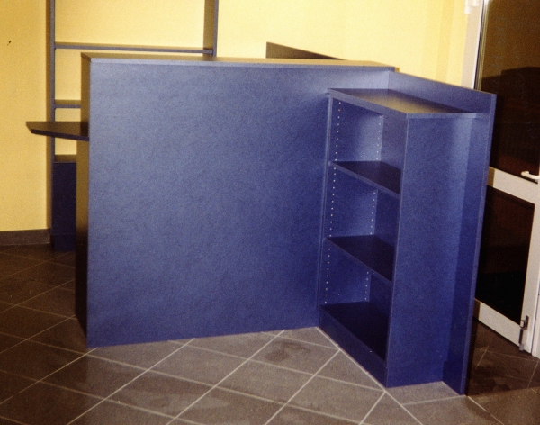 Empfangstheke einer Zahnarztpraxis